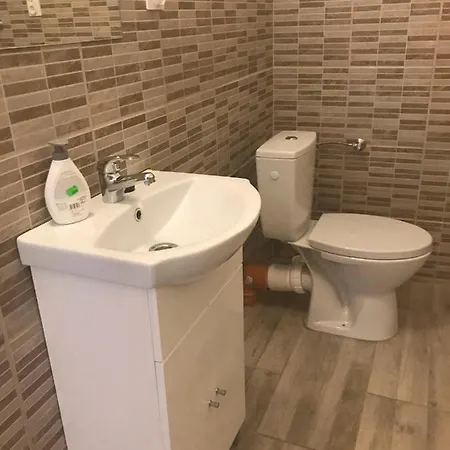 Apartmanhaz *